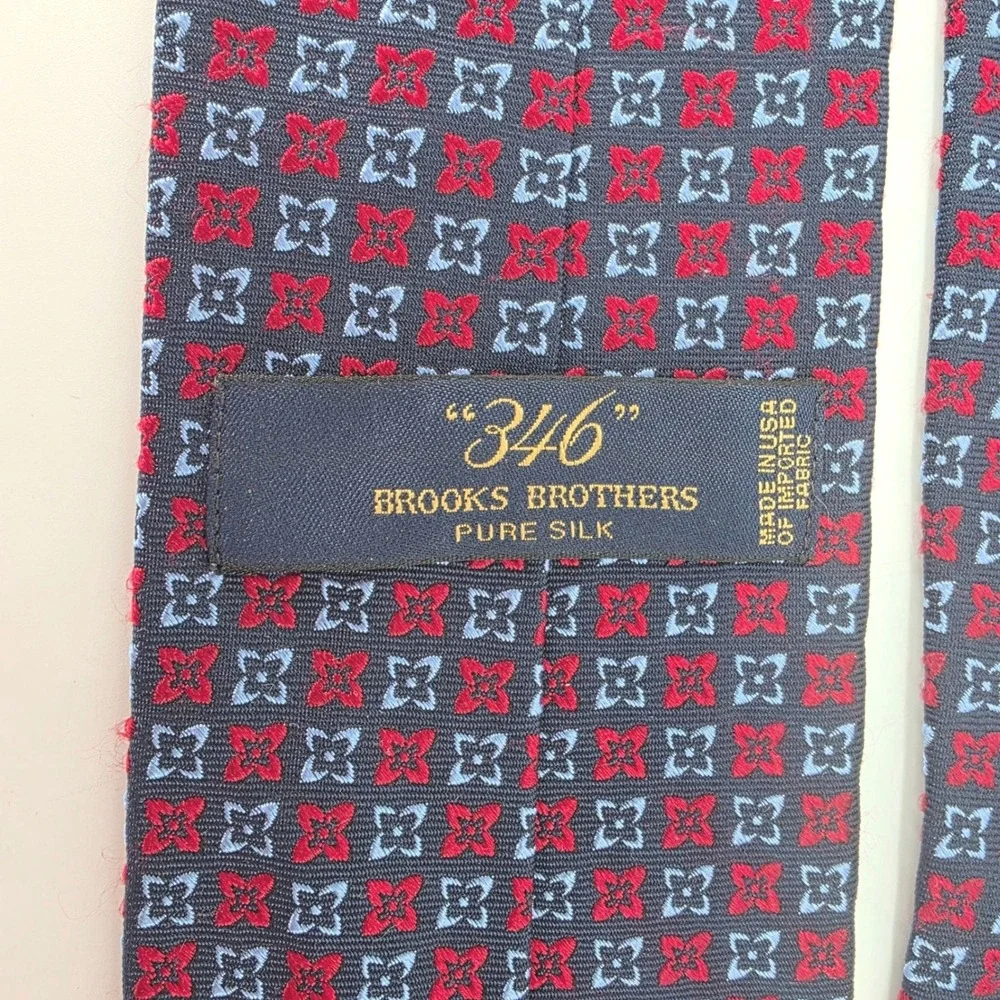 Brooks Brothers 346 Mens Pure Silk Tie Navy Red Geometric Floral Medallion